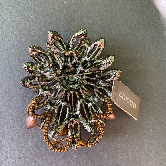 CHICO’S NWT Large Silver Tone Flower Starburst Brooch Pearls Rhinestones - Picture 4 of 5